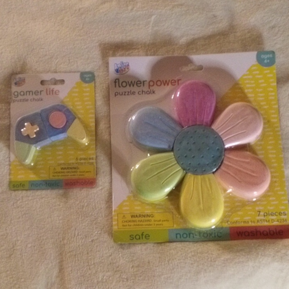 2 BRAND NEW PUZZLE CHALK FLOWER POWER & GAMER LIFE REMOTE AGES 4T +
